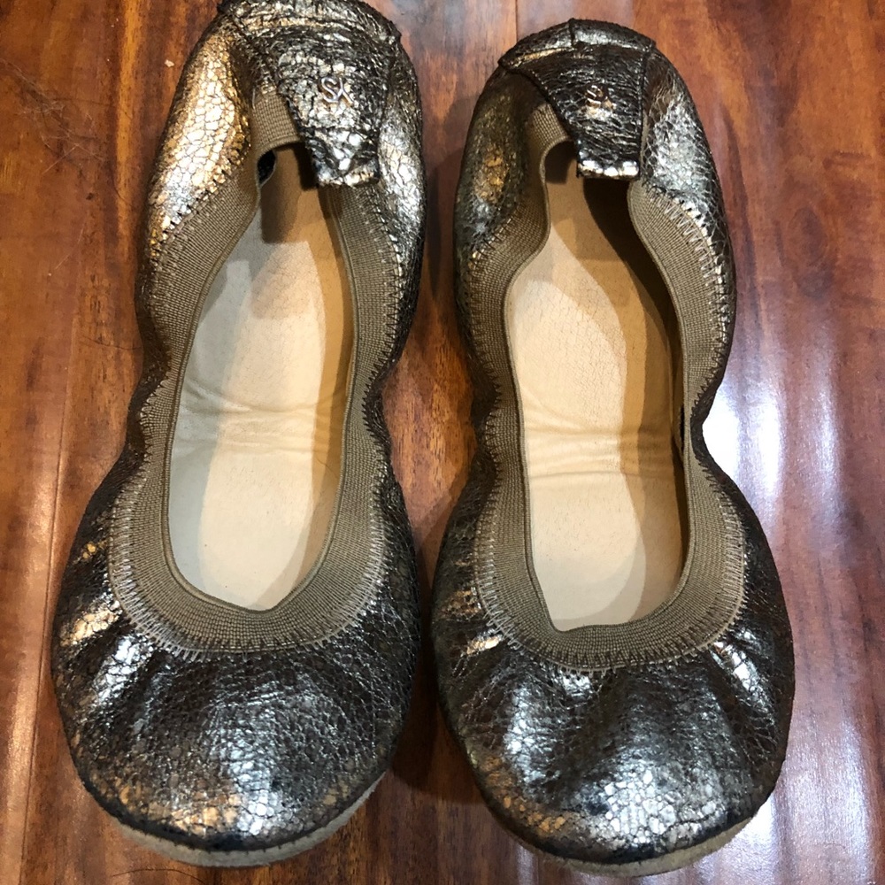 Ballet flats